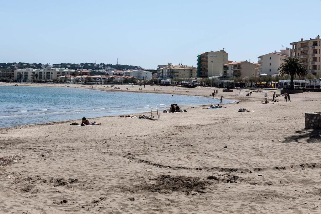 Apartamento Pie De Playa-Wifi Free L' Escala Buitenkant foto